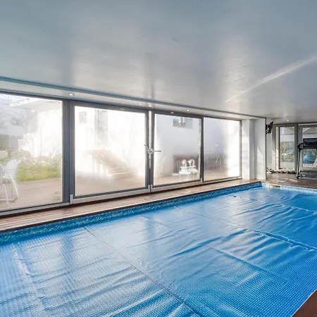 Holiday home On Luxury House - Pool & Parking *