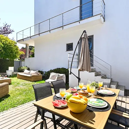 On - Luxury House - Pool & Parking & Pet Friendly *