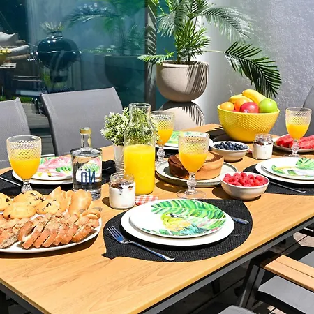 On - Luxury House - Pool & Parking & Pet Friendly Oporto