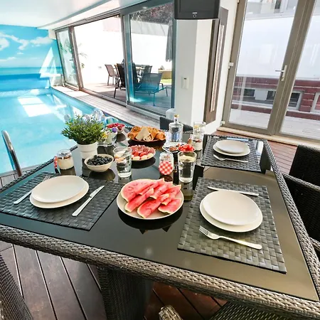 Feriehus On - Luxury House - Pool & Parking & Pet Friendly