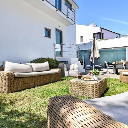 On - Luxury House - Pool & Parking & Pet Friendly Feriehus *