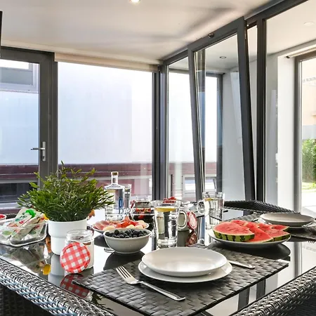 Feriehus On - Luxury House - Pool & Parking & Pet Friendly