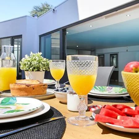 On - Luxury House - Pool & Parking & Pet Friendly * Porto