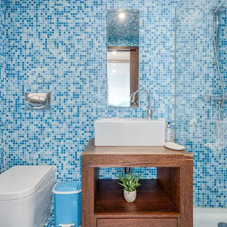 On - Luxury House - Pool & Parking & Pet Friendly *